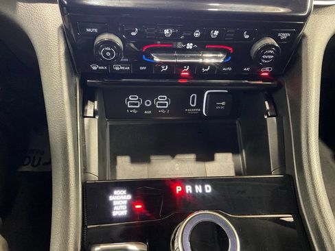 Used 2024 Jeep Grand Cherokee Limited 4xe w/ Luxury Tech Group II AWD/4WD image 20