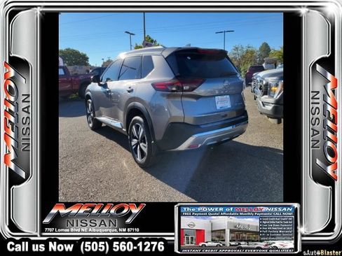 Used 2023 Nissan Rogue Platinum image 3
