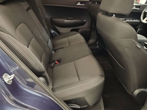 Used 2022 Kia Sportage LX image 17