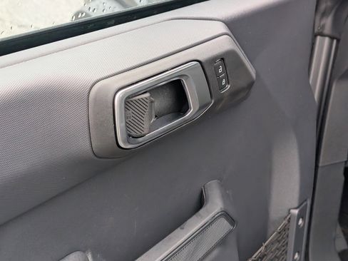 New 2025 Ford Bronco Base image 17