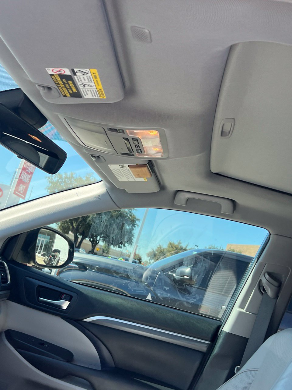 Used 2019 Toyota Highlander Limited FWD image 8