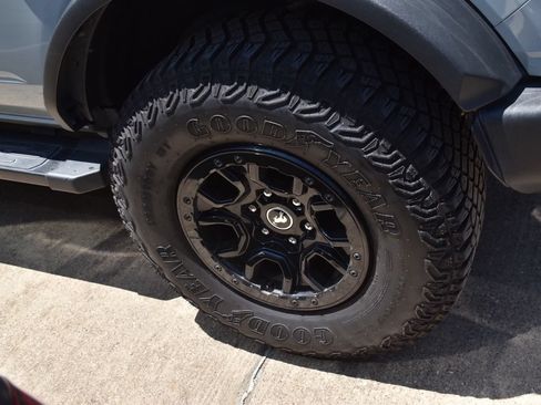 Used 2024 Ford Bronco Wildtrak AWD/4WD image 12