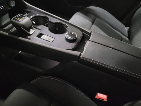 Used 2023 Nissan Rogue S image 26