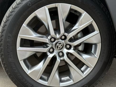 Used 2023 Toyota RAV4 XLE Premium FWD image 10