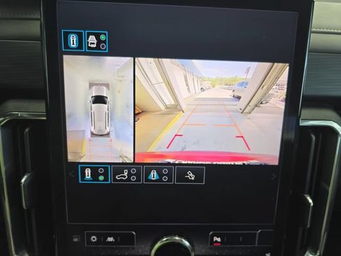 Certified 2024 GMC Acadia Elevation AWD/4WD image 16