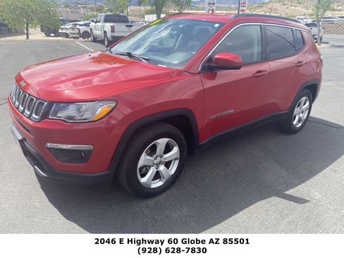 Used 2019 Jeep Compass Latitude FWD image 1