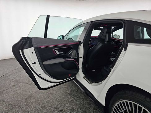 Certified 2023 Mercedes-Benz EQS 580 4MATIC Sedan image 15