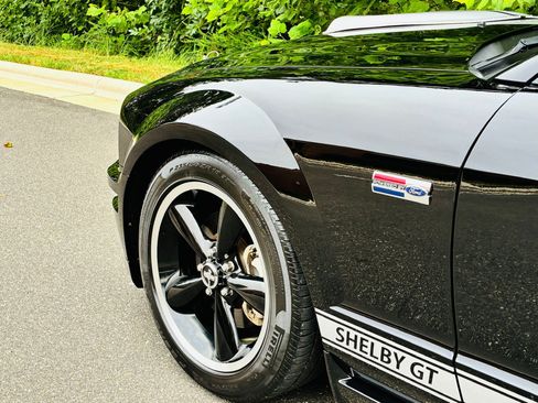 Used 2007 Ford Mustang GT RWD image 2
