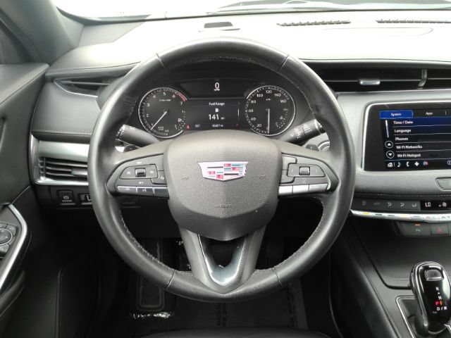 Used 2020 Cadillac XT4 Premium Luxury FWD image 32