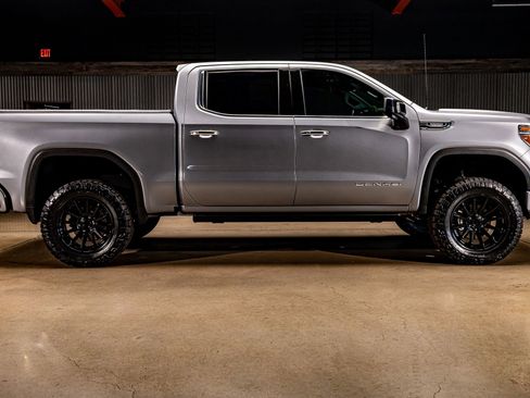 Used 2022 GMC Sierra 1500 Denali w/ Driver Alert Package II image 11