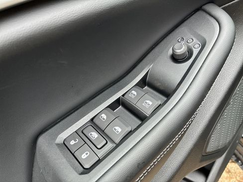 New 2025 Jeep Grand Cherokee L Limited image 11