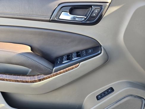 Used 2017 Chevrolet Suburban Premier image 20