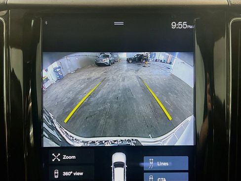 Used 2021 Volvo XC60 T5 Momentum w/ Advanced Package AWD/4WD image 10
