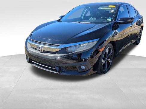 Used 2017 Honda Civic Touring image 4