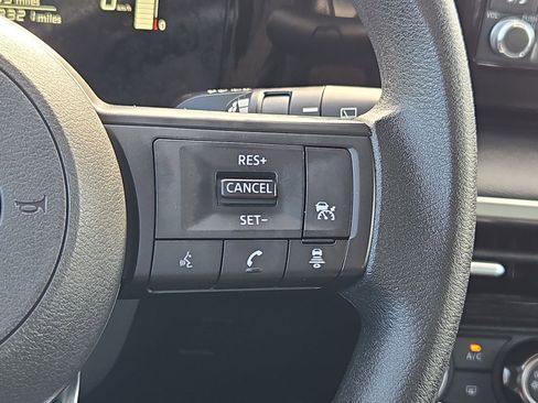Used 2025 Nissan Kicks S FWD image 19