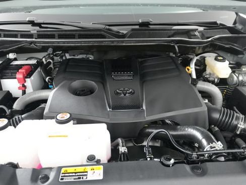 Used 2026 Toyota Tundra SR5 w/ SR5 Premium Package AWD/4WD image 32