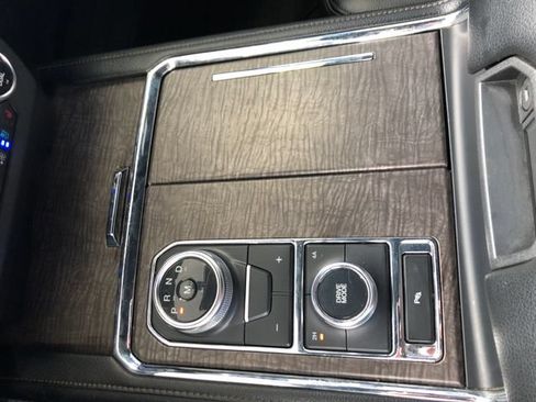 Used 2021 Ford Expedition Limited AWD/4WD image 24