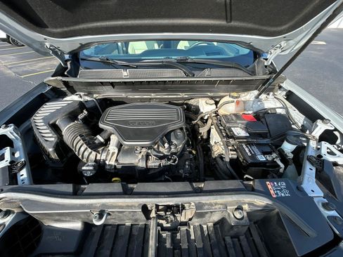 Used 2020 GMC Acadia Denali w/ Technology Package FWD image 17