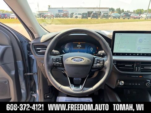 Used 2025 Ford Escape Platinum AWD/4WD image 13