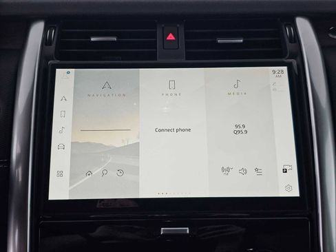 New 2025 Land Rover Discovery Dynamic SE image 26