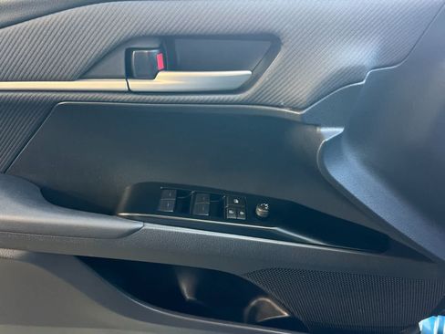 Used 2025 Toyota Camry SE FWD image 13