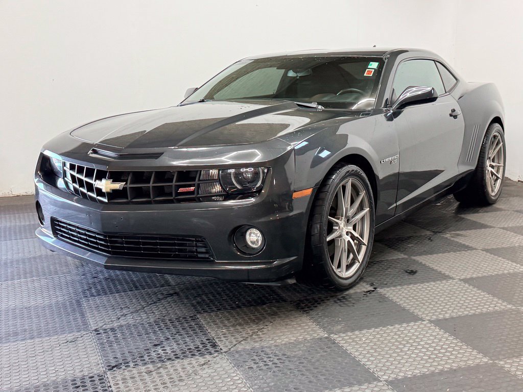Used 2013 Chevrolet Camaro SS w/ RS Package RWD image 5