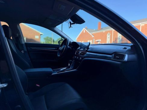 Used 2019 Honda Accord LX image 12