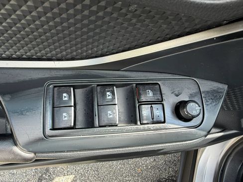 Used 2018 Toyota C-HR XLE FWD image 13