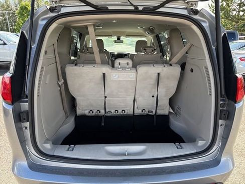 Used 2021 Chrysler Voyager Lxi FWD image 12
