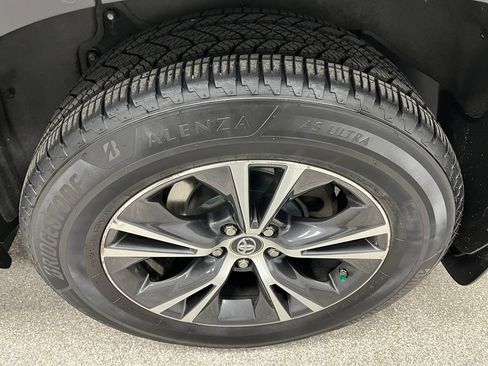 Used 2018 Toyota Highlander Plus w/ Carpet Mat Package (TMS) AWD/4WD image 81