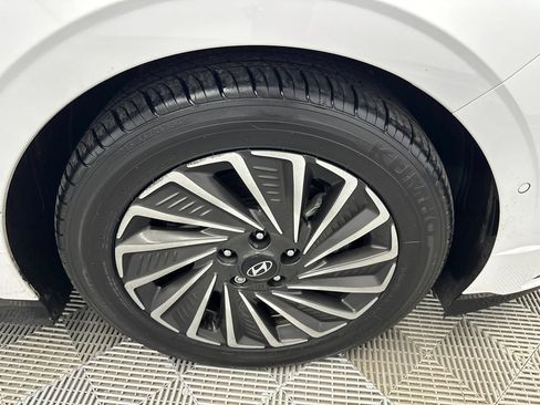 Used 2025 Hyundai Sonata Limited FWD image 14