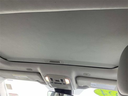 Used 2024 Toyota Highlander XLE image 15