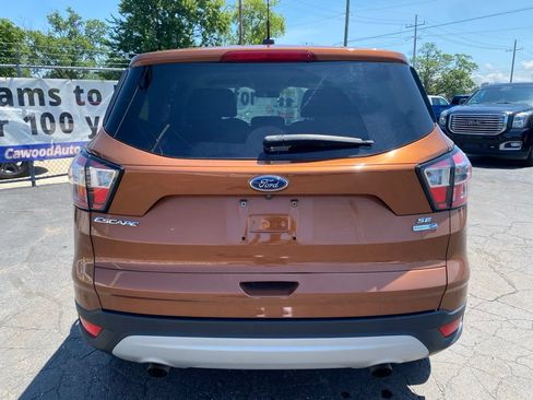 Used 2017 Ford Escape SE AWD/4WD image 3