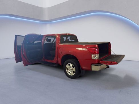 Used 2013 Toyota Tundra 4x4 CrewMax image 11