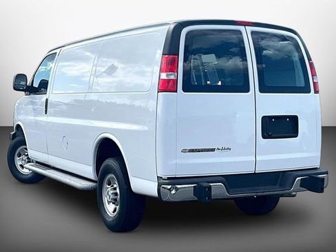 Used 2024 Chevrolet Express 2500 w/ Driver Convenience Package RWD image 11