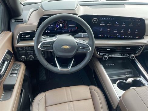 New 2025 Chevrolet Suburban High Country image 6