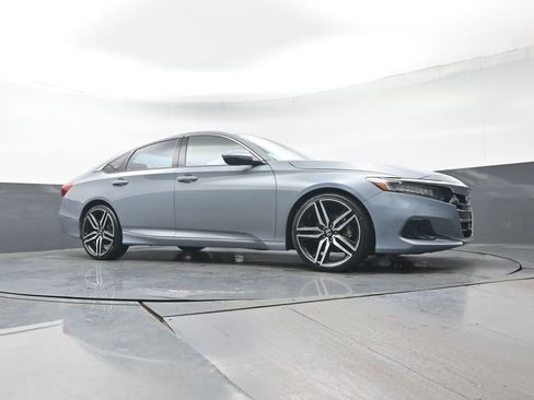 Used 2021 Honda Accord Touring image 39