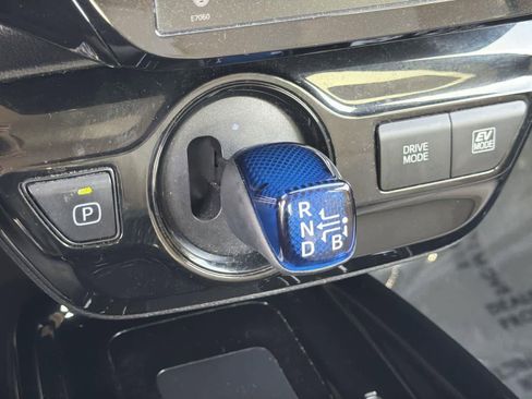 Used 2021 Toyota Prius L Eco image 16