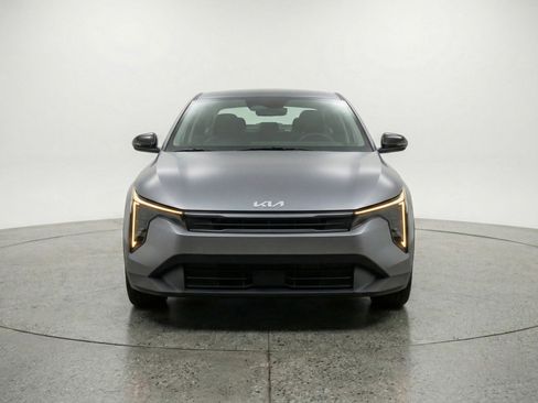 Used 2025 Kia K4 LXS image 1