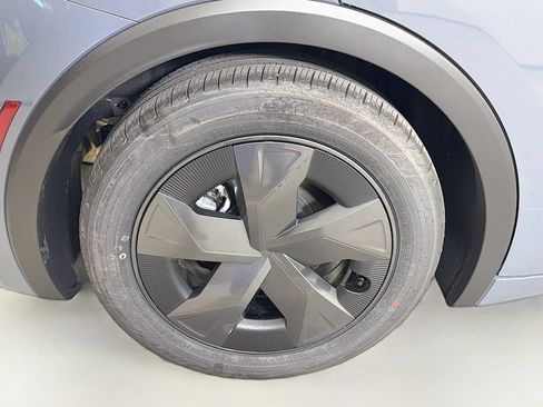 New 2026 Toyota Prius Plug-In Hybrid FWD image 25