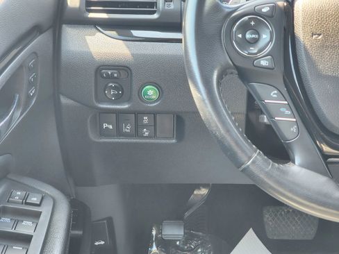 Used 2016 Honda Pilot Touring image 11