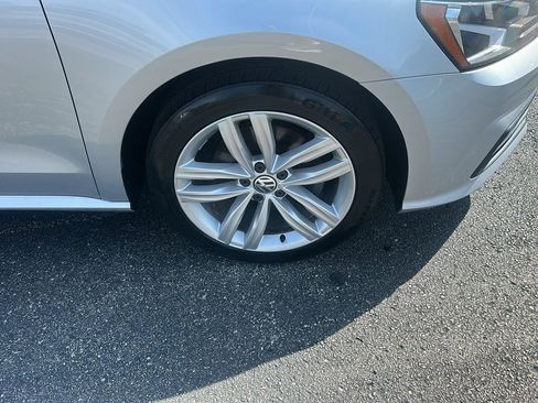Used 2019 Volkswagen Passat 2.0T Wolfsburg w/ Wheels & Sunroof Package FWD image 8