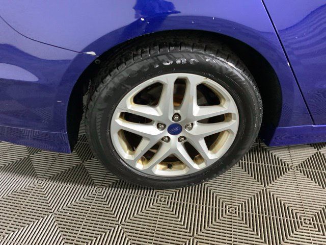 Used 2015 Ford Fusion SE FWD image 12