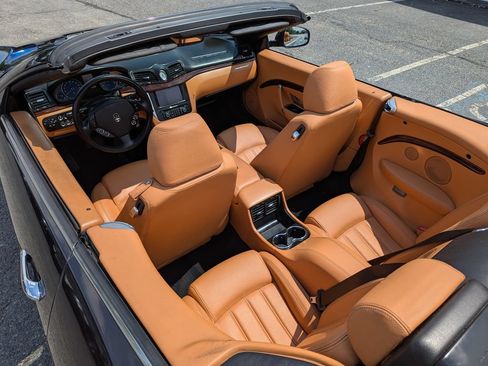 Used 2011 Maserati GranTurismo Convertible RWD image 39