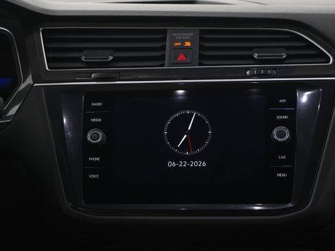 Used 2024 Volkswagen Tiguan SE AWD/4WD image 15