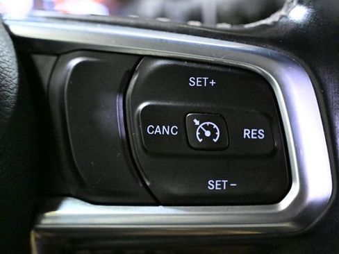 Used 2021 Jeep Wrangler Unlimited Sahara image 39