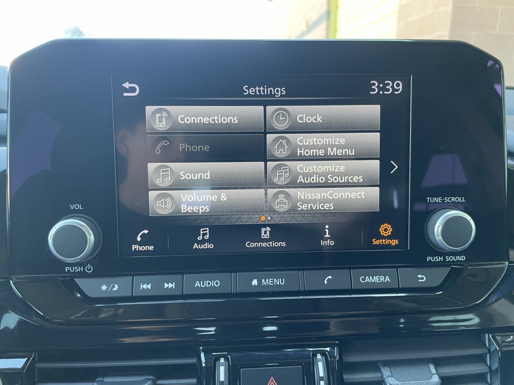 Used 2024 Nissan Pathfinder SV w/ Lighting Package (N92) FWD image 36