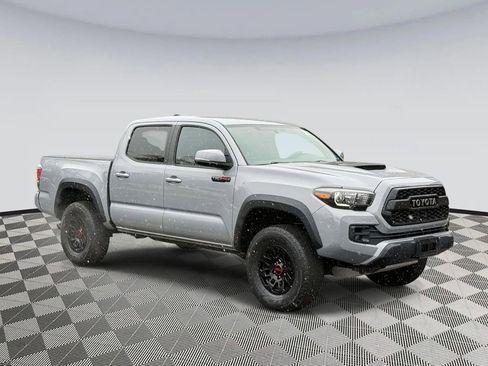 Used 2017 Toyota Tacoma TRD Pro image 1