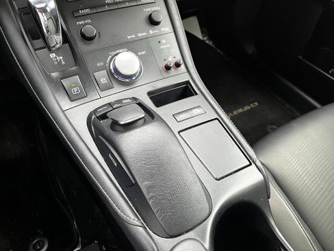 Used 2013 Lexus CT 200h w/ Premium Pkg w/Navigation image 28