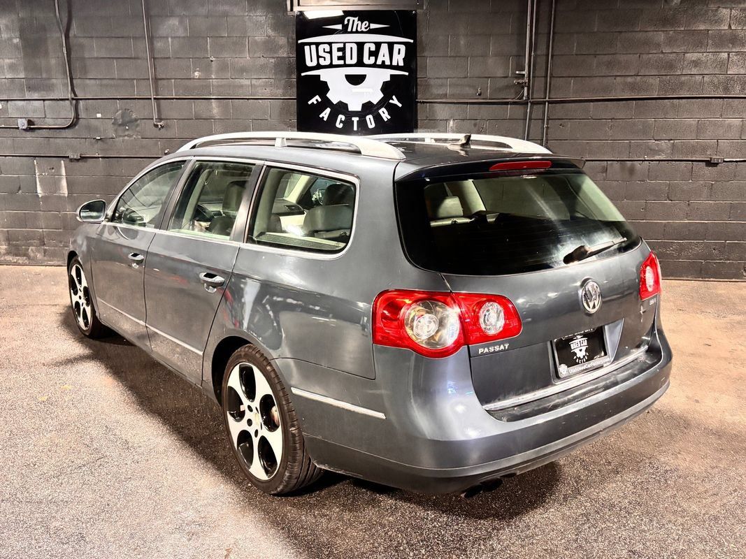 Used 2010 Volkswagen Passat Komfort FWD image 3